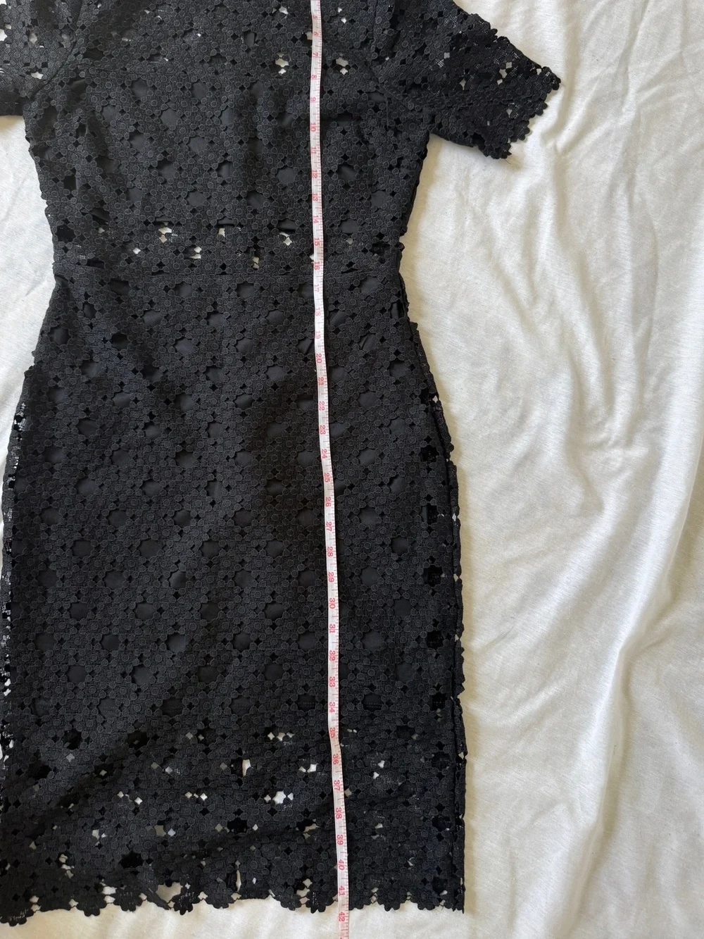 Lulus Heartfelt Black Lace Bodycon MIDI Dress Size Medium LBD Short Sleeve Party - Picture 4 of 7